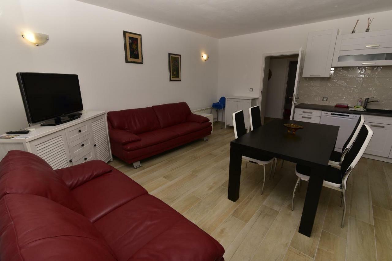 Apartments Matthew & Oscar โพราต ภายนอก รูปภาพ