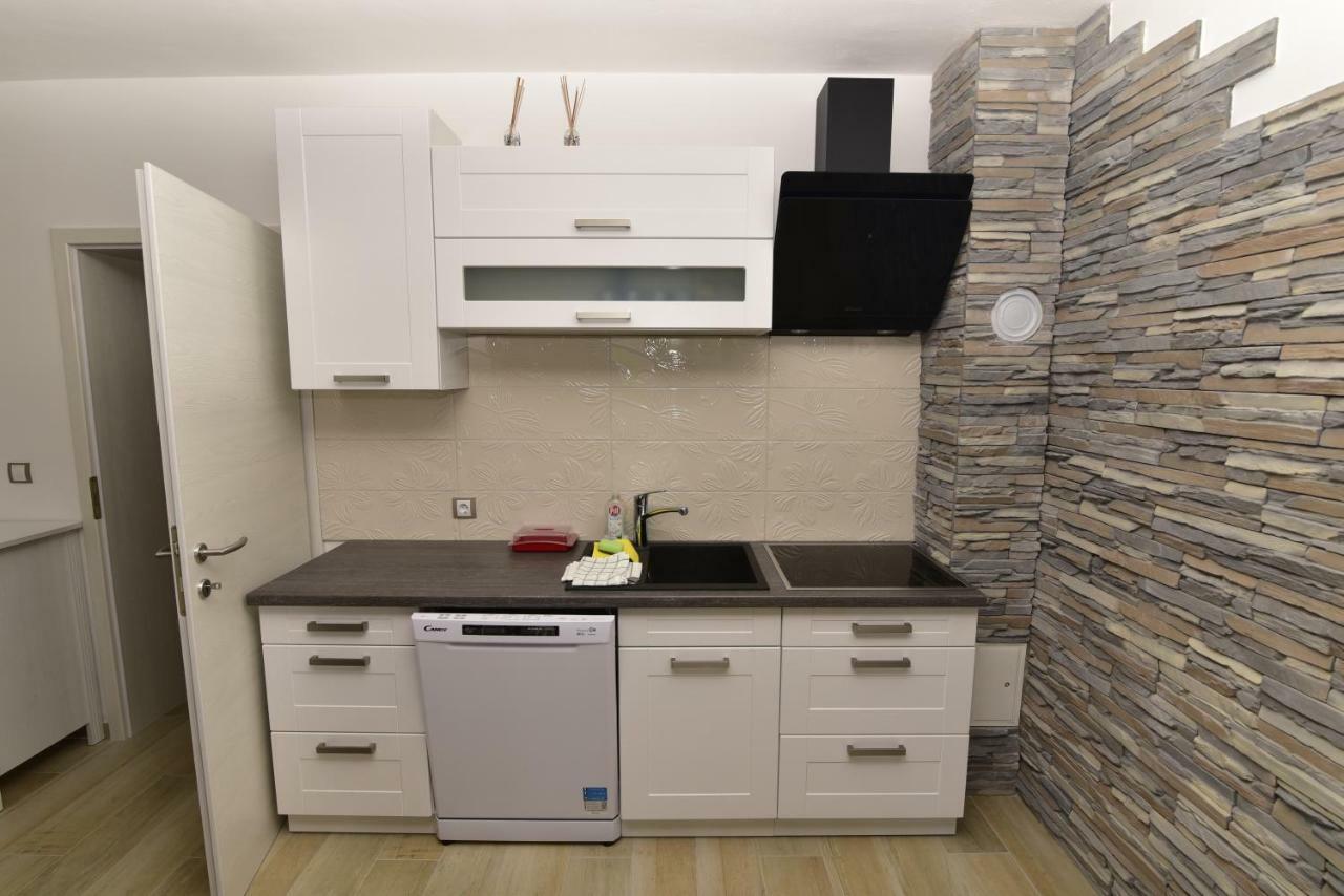 Apartments Matthew & Oscar โพราต ภายนอก รูปภาพ