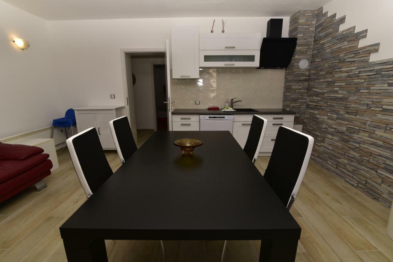 Apartments Matthew & Oscar โพราต ภายนอก รูปภาพ