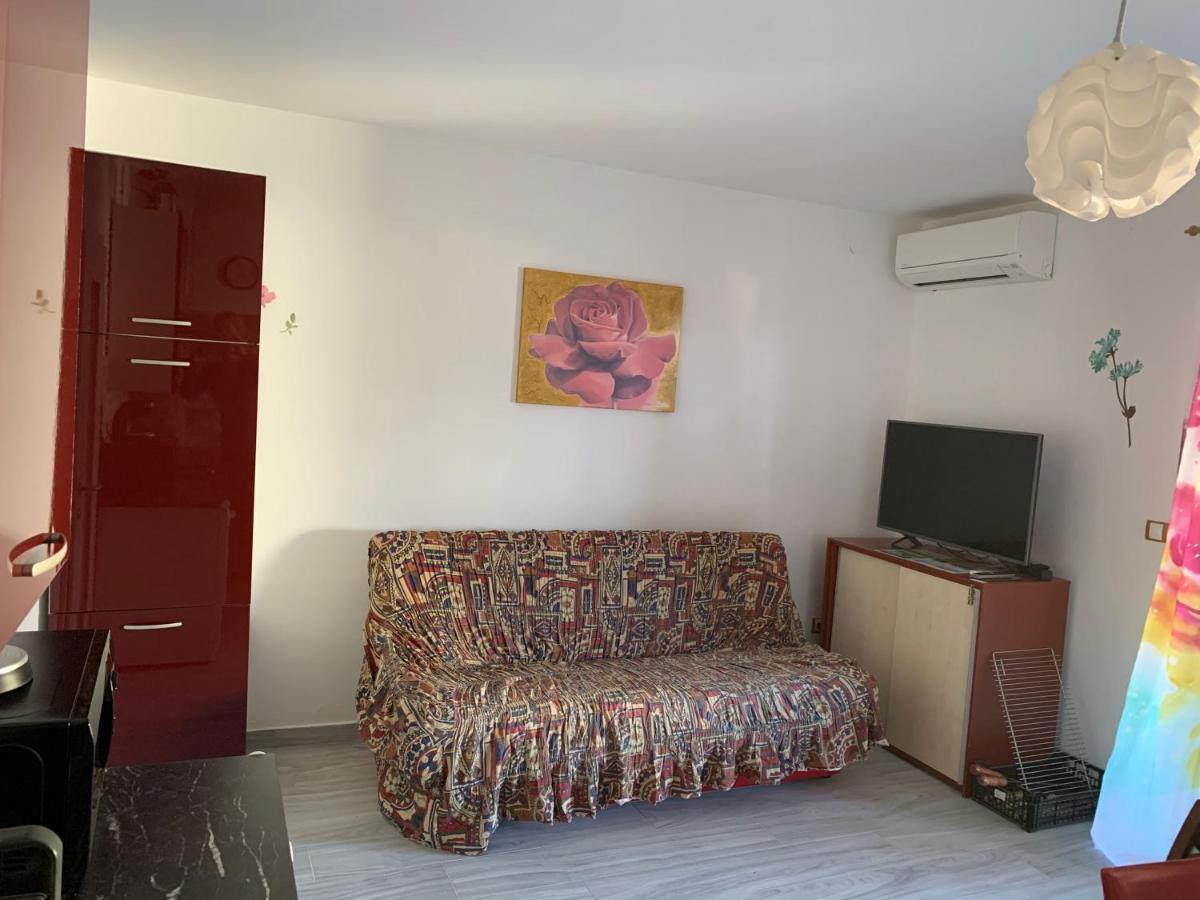 Apartments Matthew & Oscar โพราต ภายนอก รูปภาพ